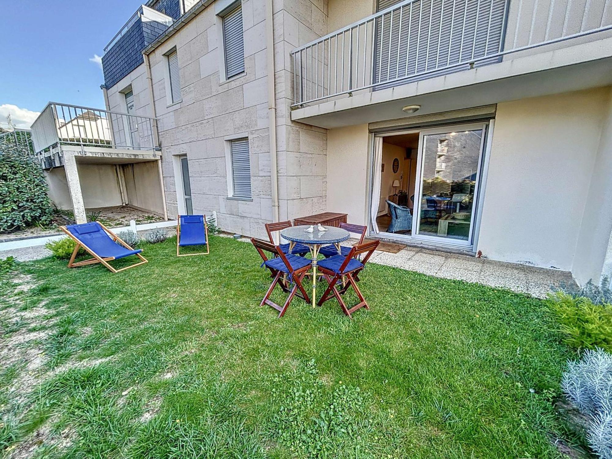 Appartement Cosy Bord De Mer Avec Jardinet, Garage Et Wifi - Fr-1-361-459 Jullouville-les-Pins Exterior photo